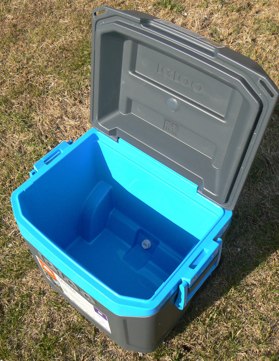 Igloo cooler Igloo cooler